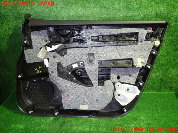 1UPJ-24621264]ルノー・メガーヌ スポーツツアラー(KBM5M)左前ドア内張り 中古_m0005.jpg