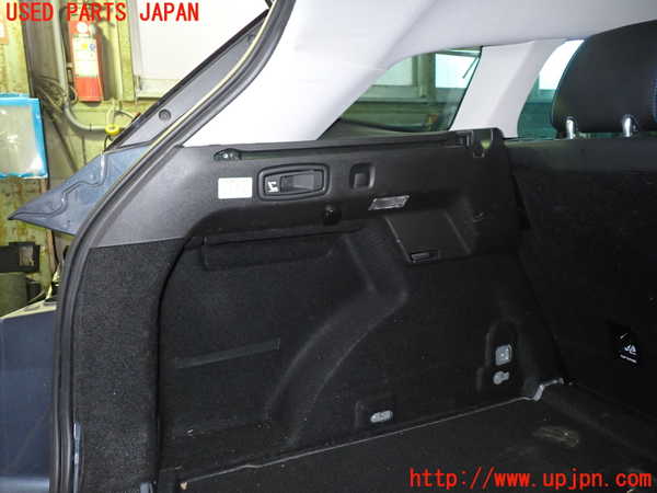 5UPJ-24627680]ルノー・メガーヌ スポーツツアラー(KBM5M)左リアピラートリム 中古_m0001.jpg