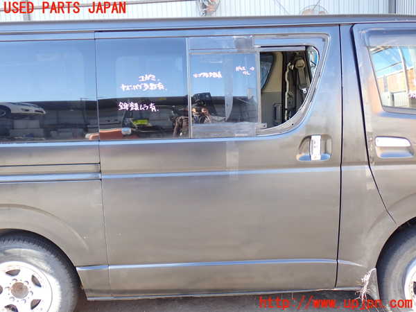 2UPJ-24671290]ハイエースバン200系(KDH205V)右後ドア 【ジャンク品】 (43R-007953 M2L3) 中古_m0001.jpg