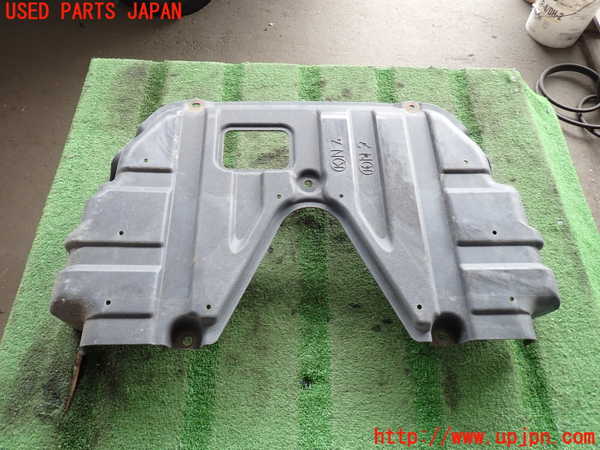 5UPJ-24671721]ハイエースバン200系(KDH205V)アンダーカバー1 中古_m0001.jpg