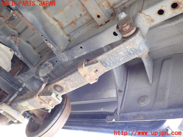 2UPJ-24675100]ハイエースバン200系(KDH205V)右リアスプリング 中古_m0001.jpg