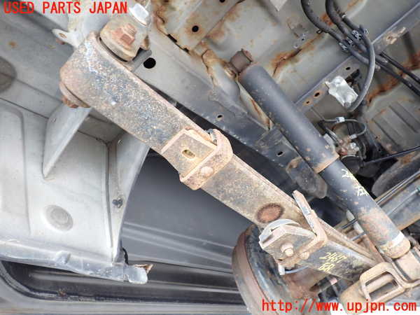 2UPJ-24675105]ハイエースバン200系(KDH205V)左リアスプリング 中古_m0001.jpg
