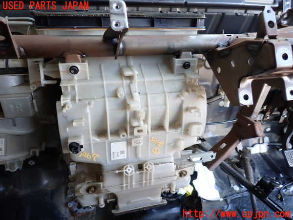 2UPJ-24676081]ハイエースバン200系(KDH205V)エバポレーター1 中古_m0001.jpg