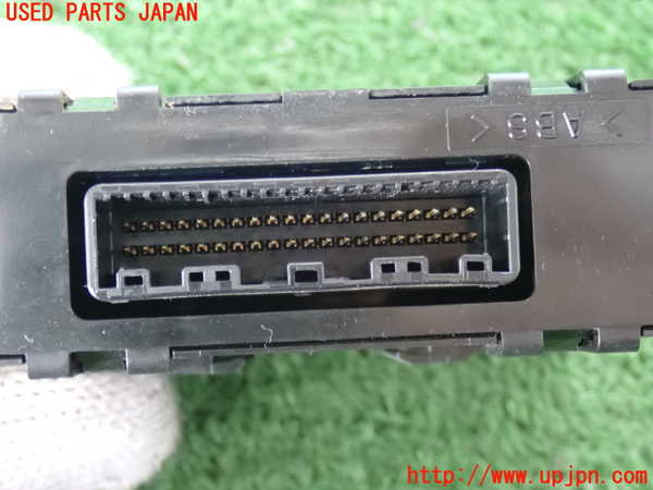 2UPJ-24676147]ハイエースバン200系(KDH205V)コンピューター2 (エアコンアンプ) 中古_m0002.jpg