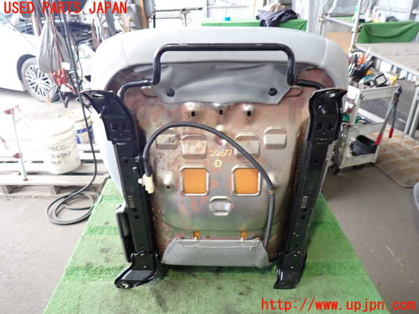 2UPJ-24677035]ハイエースバン200系(KDH205V)運転席シート 中古_m0005.jpg