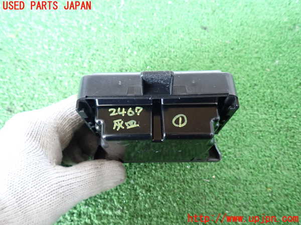 2UPJ-24677821]ハイエースバン200系(KDH205V)灰皿1 中古_m0003.jpg