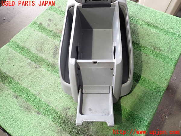 2UPJ-24677540]ハイエースバン200系(KDH205V)センターコンソール 中古_m0004.jpg