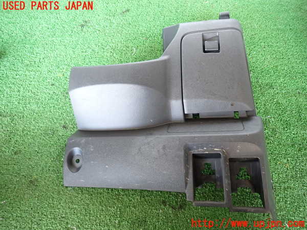 2UPJ-24677841]ハイエースバン200系(KDH205V)小物入れ1 中古_m0001.jpg