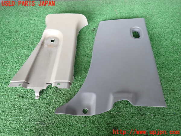 2UPJ-24677665]ハイエースバン200系(KDH205V)右センターピラートリム 中古_m0001.jpg