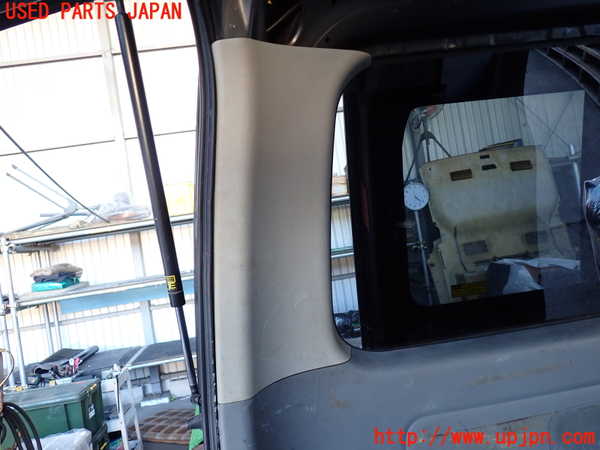 2UPJ-24677680]ハイエースバン200系(KDH205V)左リアピラートリム 中古_m0003.jpg