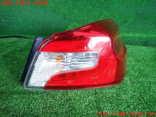 2UPJ-24701530]WRX STI(VAB)右テールランプ 中古_m0001.jpg