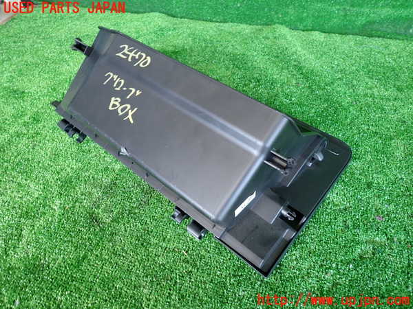 2UPJ-24707516]WRX STI(VAB)グローブボックス1 中古_m0003.jpg