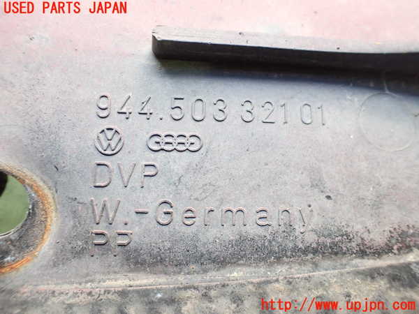 2UPJ-24721092]ポルシェ・944(不明)左前フェンダーライナー 中古_m0003.jpg