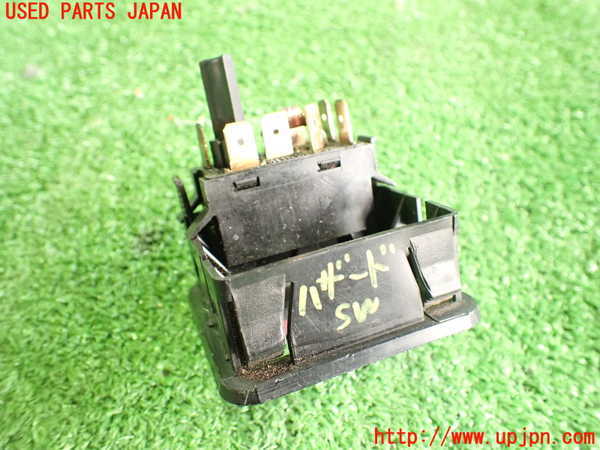 2UPJ-24726290]ポルシェ・944(不明)ハザードスイッチ 中古_m0002.jpg