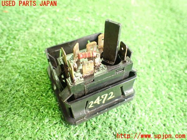 2UPJ-24726290]ポルシェ・944(不明)ハザードスイッチ 中古_m0003.jpg