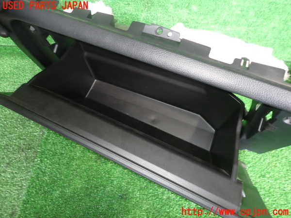 2UPJ-24737516]WRX S4(VAG)グローブボックス1 中古_m0002.jpg