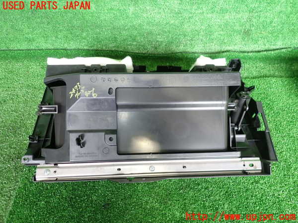 2UPJ-24737516]WRX S4(VAG)グローブボックス1 中古_m0003.jpg
