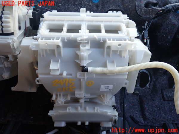 5UPJ-24756081]エスティマ(ACR50W)エバポレーター1 中古_m0001.jpg