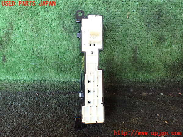 5UPJ-24756290]エスティマ(ACR50W)ハザードスイッチ 中古_m0002.jpg