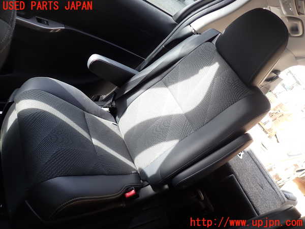 1UPJ-24757145]エスティマ(ACR50W)右2列目シート 中古_m0001.jpg