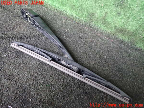 5UPJ-24761661]セレナ e-POWER(HC27)リアワイパーアーム1 中古_m0002.jpg