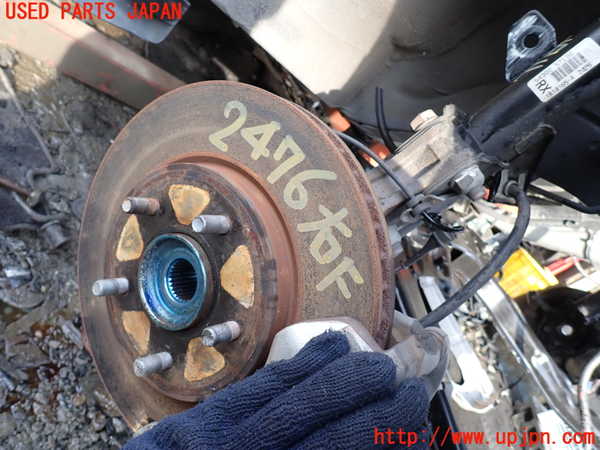 5UPJ-24764290]セレナ e-POWER(HC27)右フロントナックルハブ 中古_m0001.jpg