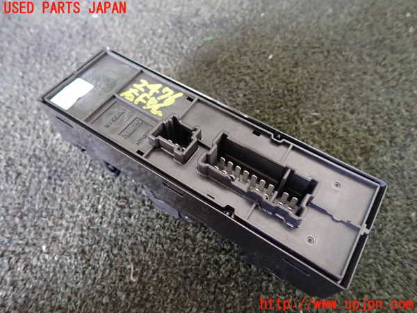 5UPJ-24766240]セレナ e-POWER(HC27)右前パワーウィンドウスイッチ 中古_m0002.jpg