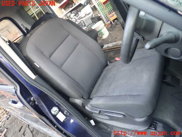 5UPJ-24767035]セレナ e-POWER(HC27)運転席シート 中古_m0001.jpg