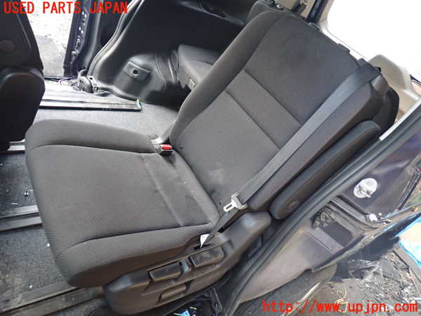 5UPJ-24767175]セレナ e-POWER(HC27)左2列目シート 中古_m0001.jpg