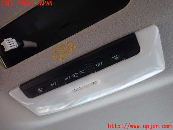 1UPJ-24766412]セレナ e-POWER(HC27)ルームランプ2 (2列目) 中古_m0001.jpg