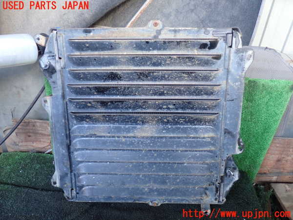 1UPJ-24772322]ハイエースワゴン100系(KZH100G)ラジエーター2 (サブ) 中古_m0003.jpg