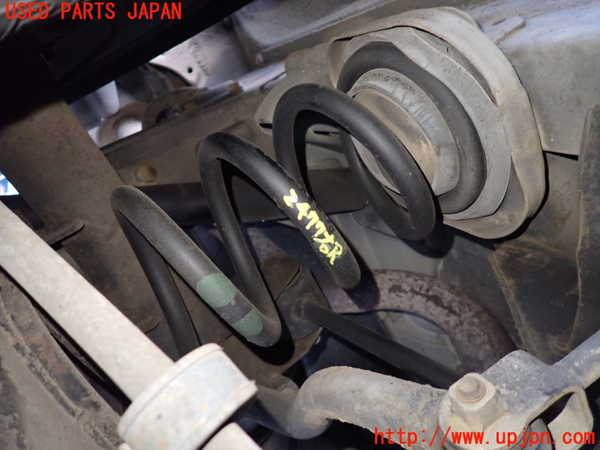 1UPJ-24775100]ハイエースワゴン100系(KZH100G)右リアスプリング 中古_m0001.jpg