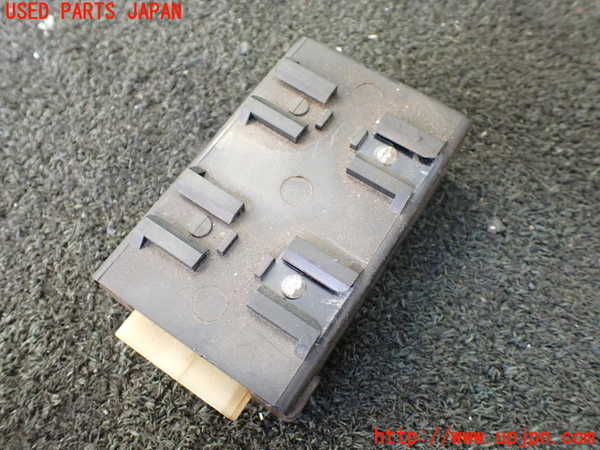 5UPJ-24776146]ハイエースワゴン100系(KZH100G)コンピューター1 中古_m0003.jpg