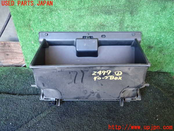 1UPJ-24777516]ハイエースワゴン100系(KZH100G)グローブボックス1 中古_m0004.jpg