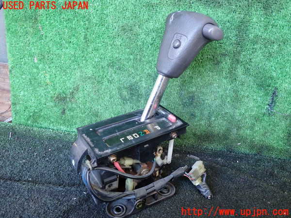 1UPJ-24777555]ハイエースワゴン100系(KZH100G)ATシフトレバー 中古_m0001.jpg