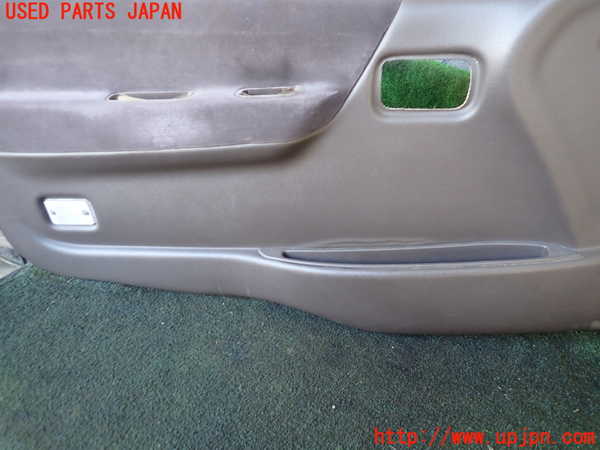 1UPJ-24771264]ハイエースワゴン100系(KZH100G)左前ドア内張り 中古_m0003.jpg