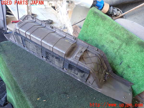 1UPJ-24777740]ハイエースワゴン100系(KZH100G)スカッフプレート 中古_m0003.jpg