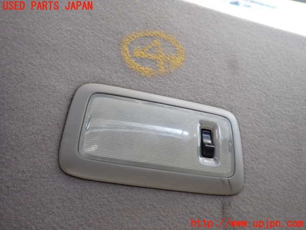 1UPJ-24776414]ハイエースワゴン100系(KZH100G)ルームランプ4 (3列目) 中古_m0001.jpg