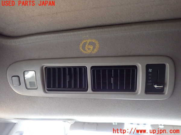 1UPJ-24776429]ハイエースワゴン100系(KZH100G)ルームランプ6 (2列目左) 中古_m0001.jpg