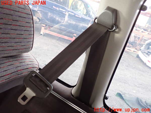 1UPJ-24777155]ハイエースワゴン100系(KZH100G)右2列目シートベルト 中古_m0001.jpg