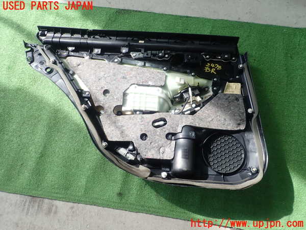 1UPJ-24781294]クラウン アスリート ハイブリッド(AWS210)右後ドア内張り 中古_m0004.jpg