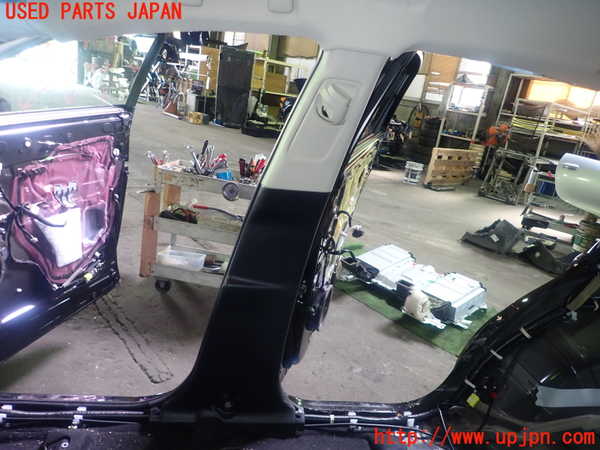 5UPJ-24797665]レクサス・NX300h(AYZ10)右センターピラートリム 中古_m0001.jpg