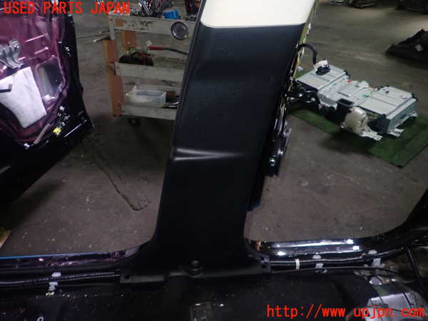 5UPJ-24797665]レクサス・NX300h(AYZ10)右センターピラートリム 中古_m0003.jpg