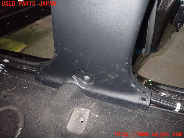 5UPJ-24797665]レクサス・NX300h(AYZ10)右センターピラートリム 中古_m0004.jpg