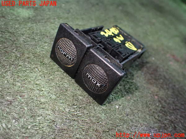 5UPJ-24806306]VW ゴルフ GTI(1HABF)スイッチ1 (norm) 中古_m0001.jpg