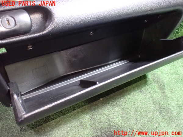 5UPJ-24807517]VW ゴルフ GTI(1HABF)グローブボックス2 中古_m0002.jpg