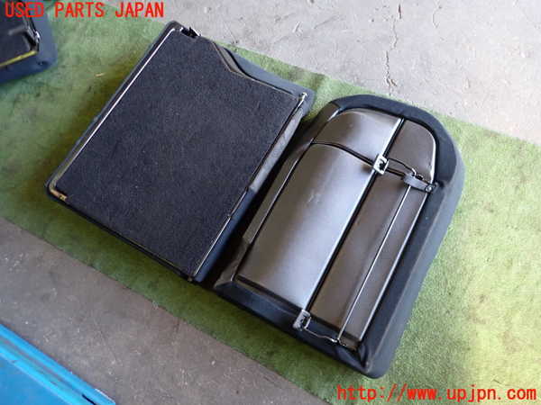 1UPJ-24807405]VW ゴルフ GTI(1HABF)右リアシート 中古_m0004.jpg