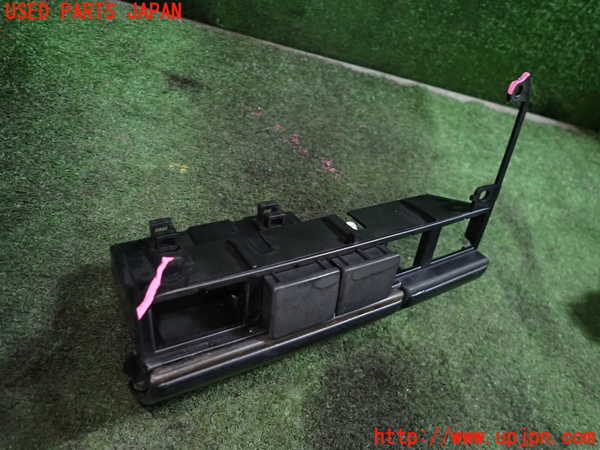 1UPJ-24807821]VW ゴルフ GTI(1HABF)灰皿1 中古_m0002.jpg