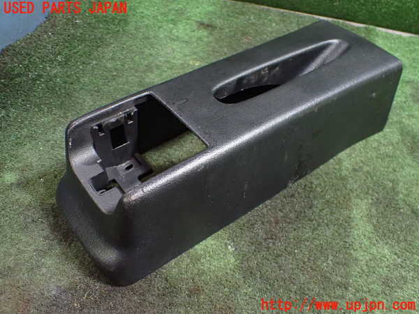 5UPJ-24807549]VW ゴルフ GTI(1HABF)コンソール 中古_m0001.jpg