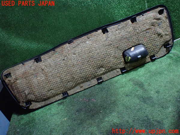 5UPJ-24801578]VW ゴルフ GTI(1HABF)バックドア内張り 中古_m0004.jpg